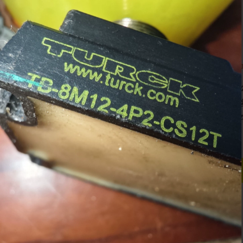 Industrial Junction Box TURCK TB-4M12-4P2-CS12T with IP67 Protection