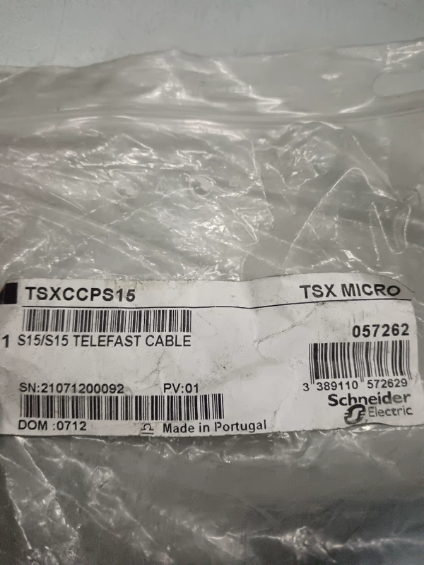 Schneider TSXCCPS15 PLC Programming Cable for Automation 1 Schneider TSXCCPS15 PLC Programming Cable for Automation