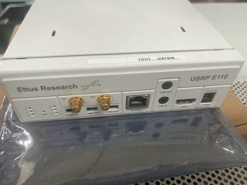 Software Defined Radio Ettus Research USRP E110 - RF Prototyping 1 Software Defined Radio Ettus Research USRP E110 - RF Prototyping