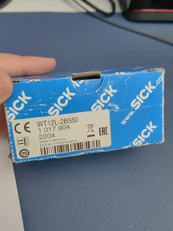 High-Performance Photoelectric Sensor SICK WT12L-2B550 for Automation 1 High-Performance Photoelectric Sensor SICK WT12L-2B550 for Automation