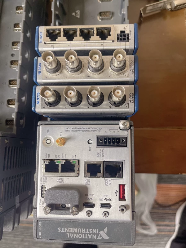 Reconfigurable I/O Controller NI cRIO-9045 with FPGA Integration 1 Reconfigurable I/O Controller NI cRIO-9045 with FPGA Integration