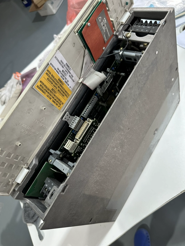 Industrial Motor Control with Siemens 6SE7016-1TA51-Z Converter 1 Industrial Motor Control with Siemens 6SE7016-1TA51-Z Converter