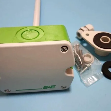 Data Center Environmental Monitoring with E+E EE160 Sensor
