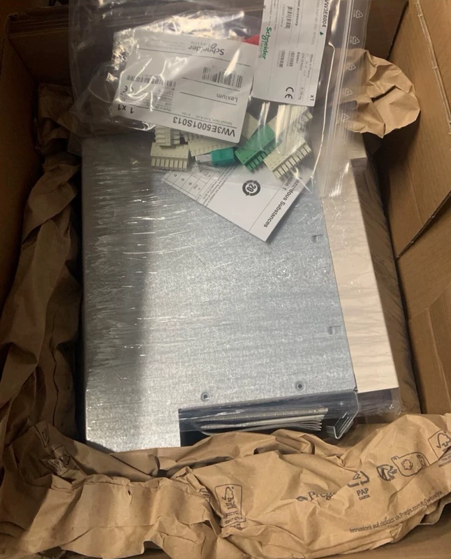 Industrial Automation Schneider LMC802CAA10000 for Multi-Axis Control 1 Industrial Automation Schneider LMC802CAA10000 for Multi-Axis Control