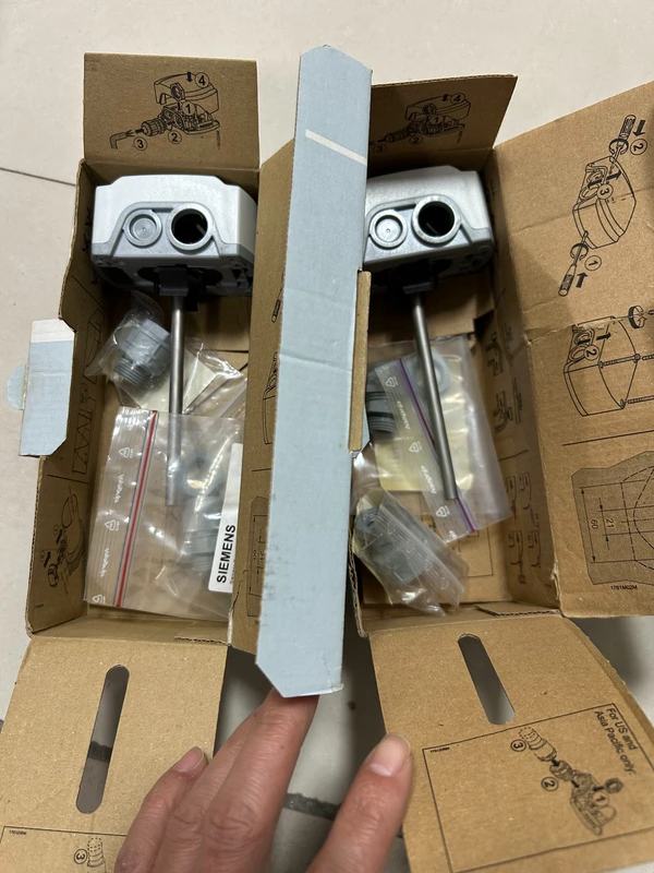 HVAC Temperature Monitoring SIEMENS QAE2164.010 Sensor 1 HVAC Temperature Monitoring SIEMENS QAE2164.010 Sensor