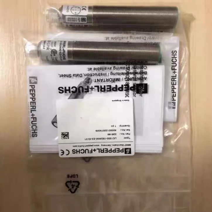 Industrial Distance Measurement PEPPERL+FUCHS UC1000-18GM90-E2-IO-V1