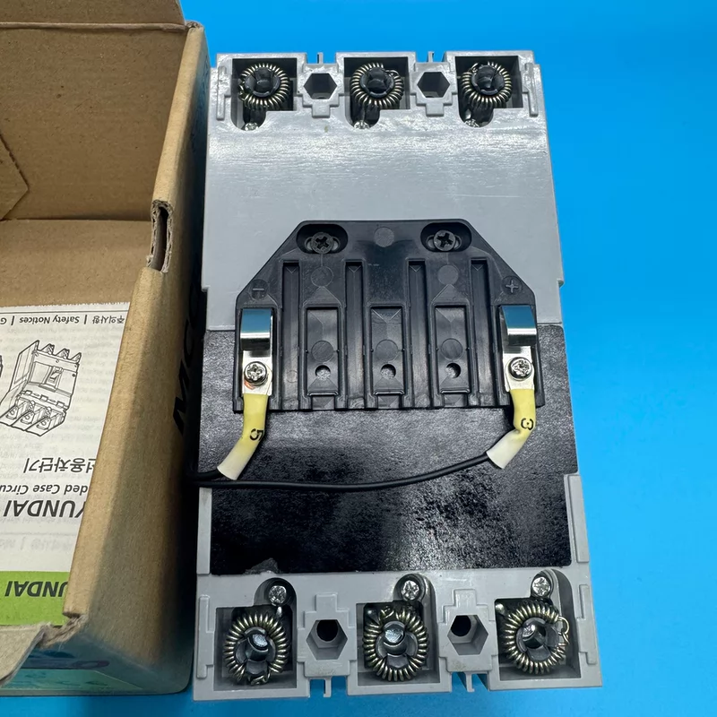HYUNDAI UCB100S Circuit Breaker for Industrial Panels 2 HYUNDAI UCB100S Circuit Breaker for Industrial Panels - Image 2