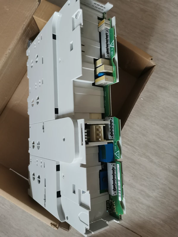 Lenze E94ASHE0044 Frequency Inverter Used for Motor Control 2 Lenze E94ASHE0044 Frequency Inverter Used for Motor Control - Image 2