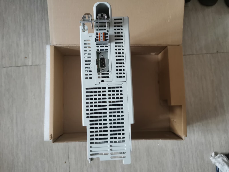 Lenze E94ASHE0044 Frequency Inverter Used for Motor Control 3 Lenze E94ASHE0044 Frequency Inverter Used for Motor Control - Image 3