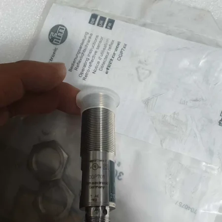 Laser Distance Sensor IFM OGP701 for Factory Control