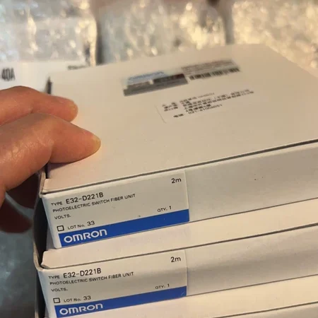 Omron E32-D221B Photoelectric Sensor
