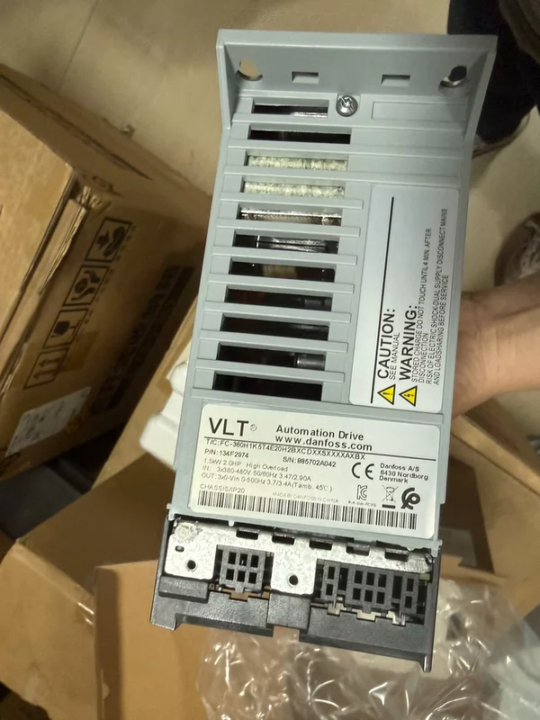 Danfoss FC-360H1K5T4E20H2BXCDXXSXXXXAXBX 134F2974 Variable Frequency Drive 3 Danfoss FC-360H1K5T4E20H2BXCDXXSXXXXAXBX 134F2974 Variable Frequency Drive - Image 3