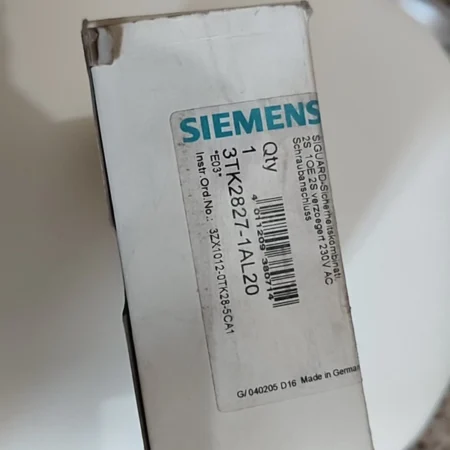 SIEMENS 3TK2827-1AL20 Safety Relay for Industrial Machines