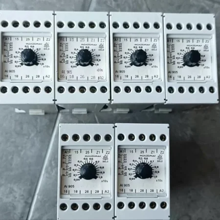 Safety Controller DOLD AI 905.82 for Machine Protection
