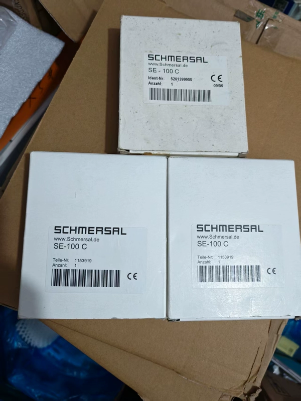 Schmersal SE-100C Safety Relay for Industrial Machine Safety 1 Schmersal SE-100C Safety Relay for Industrial Machine Safety