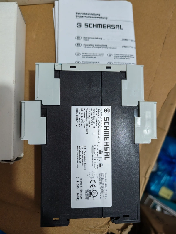 Schmersal SE-100C Safety Relay for Industrial Machine Safety 2 Schmersal SE-100C Safety Relay for Industrial Machine Safety - Image 2