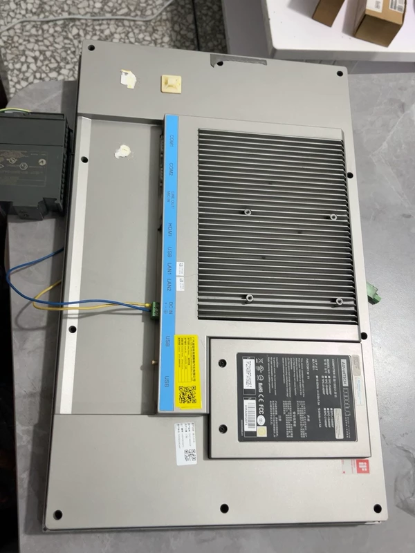 ADVANTECH TPC-2140WP Factory Automation HMI Control 2 ADVANTECH TPC-2140WP Factory Automation HMI Control - Image 2