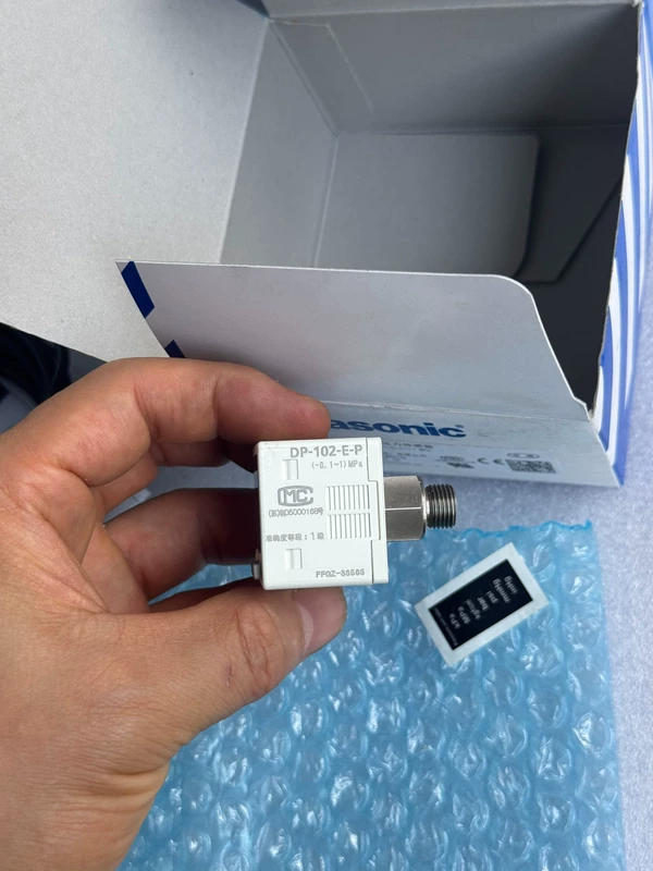 Panasonic DP-102-E-P Pressure Sensor for Automation 3 Panasonic DP-102-E-P Pressure Sensor for Automation - Image 3