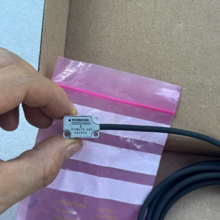 Renishaw ATOM4T0-300-03 Optical Encoder Readhead Unit