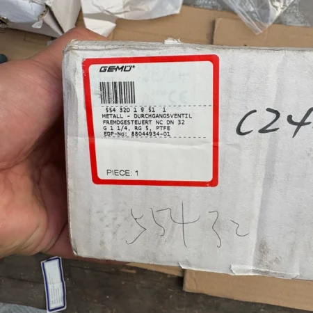 Pneumatic Angle Seat Valve GEMÜ 554 32D 1 9 51 1 DN32