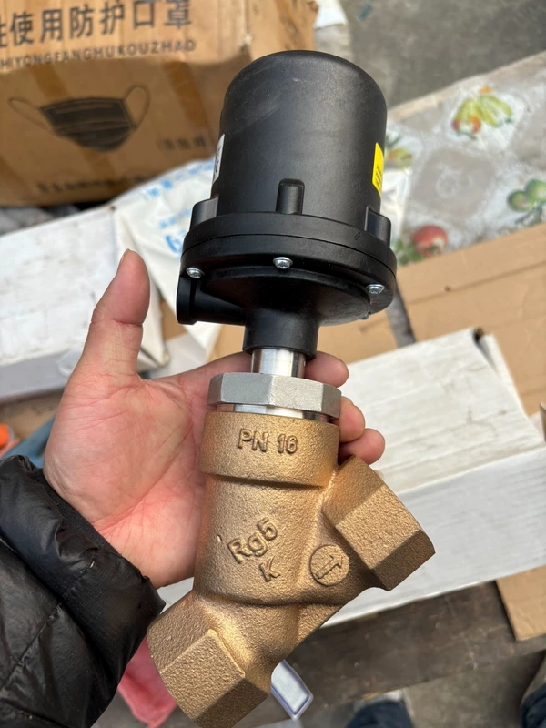 Pneumatic Angle Seat Valve GEMÜ 554 32D 1 9 51 1 DN32 3 Pneumatic Angle Seat Valve GEMÜ 554 32D 1 9 51 1 DN32 - Image 3
