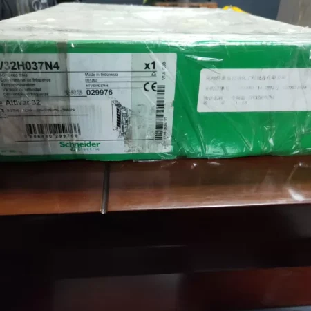 Schneider ATV32H037N4 Variable Frequency Drive 0.37kW
