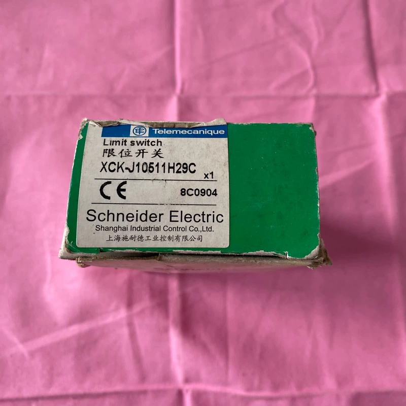 Schneider XCK-J10511H29C Limit Switch for Industrial Use 1 Schneider XCK-J10511H29C Limit Switch for Industrial Use